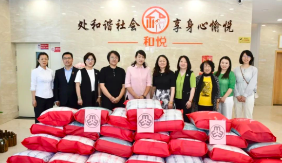 党群阵地@你 “晨光暖夕阳、敬老树新风”