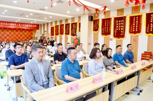 高科技AI 点亮老年人幸福“食”光 